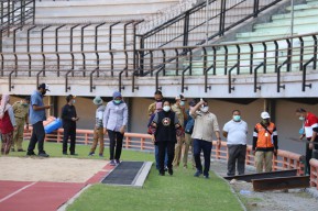 Renovasi Stadion GBT Terus Dikebut Jelang Piala Dunia U-20, Lampu Standar FIFA Dipasang