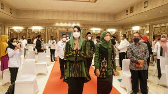 Istri Wagub Jatim Ajak Dekranasda Gresik Kembangkan Potensi UMKM dan Wisata