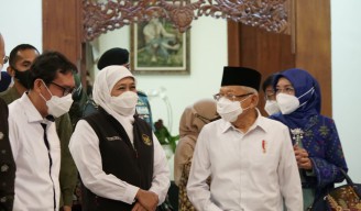 Gubernur Khofifah Pastikan Hunian untuk Korban Erupsi Semeru Segera Dibangun