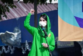 Istri Wagub Jatim Peragakan Senam Gimnastik di Kota Batu