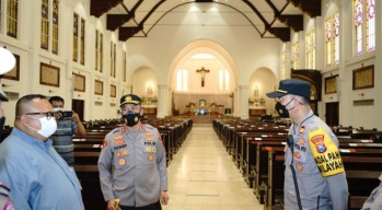 Antisipasi Keamanan Nataru, Kapolrestabes Surabaya Keliling Gereja dan Stasiun