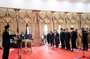 Mutasi 20 Pejabat Penting di Pemkot Surabaya, Eri Cahyadi: Harus Merasakan