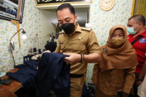 Ini Langkah Pemkot Surabaya Membantu Masyarakat Berpenghasilan Rendah