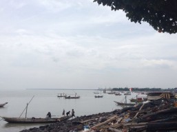 Puncak Musim Penghujan, BMKG: Waspada Cuaca Ekstrem dan Banjir Rob Surabaya