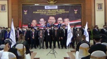 Pembekalan Massal 1500 Calon Advokad se-Jawa Timur Tercatat Rekor MURI