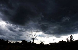 Waspada Cuaca Ekstrem Angin Kencang dalam Sepekan ke Depan, Jawa Timur Termasuk