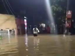 Surabaya Masih Banjir, Kawasan Wiyung Paling Parah