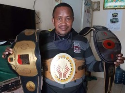 Peduli Altet, YKDKsj Beri Bantuan Mantan Petinju Asal Flores Johanes Leonard Moa