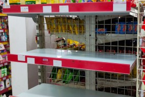 Minyak Goreng di Surabaya Langka, Minimarket Sembunyikan Stok di Belakang Kasir