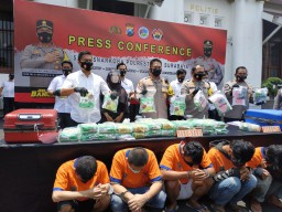 Polisi Ungkap Jaringan Peredaran Narkoba Timur Tengah di Surabaya