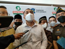 Bantah Kasatpol PP, Wali Kota Eri Cahyadi Tidak Melarang Bagi Takjil di Jalan