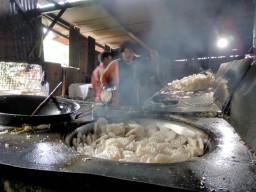 Pengusaha Kerupuk Terancam Gulung Tikar Imbas Kelangkaan Minyak Goreng Curah