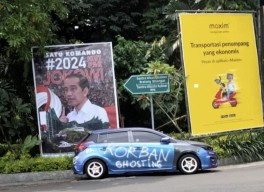 Beredar Baliho Jokowi di Surabaya, Relawan Sapulidi: Kami Setia Mengawal