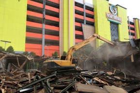 Pemkot Surabaya Kebut Pembongkaran TPS Pasar Turi