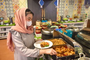 Ada Sentuhan Korea dan Timur Tengah pada Menu Bukber di Hotel ini, Kepoin Yuk!