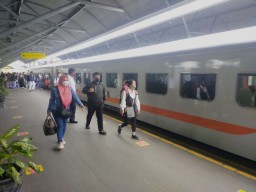 PT KAI Tetapkan Masa Angkutan Lebaran 2022, Ini Perdiksi Puncak Mudiknya