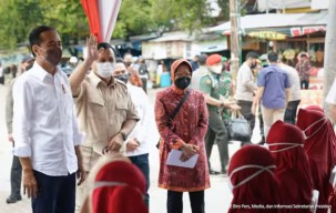 Jokowi Promosikan Prabowo dan Risma, Pengamat: Endorse Pilpres Tipis-tipis