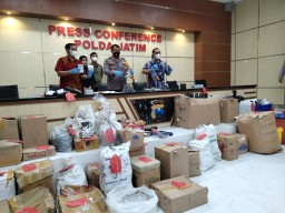 Palsukan Kosmetik Merek KLT, Warga Surabaya ini Untung Rp 500 Juta per Bulan
