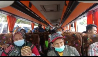 Suka Duka Sopir Bus Angkutan Lebaran