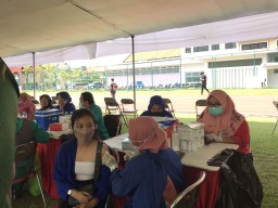 Gandeng Persebaya Surabaya, Periksain Gelar Vaksin Booster di Lapangan Thor