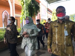 Kunjungi Asrama Haji Surabaya, Komisi IX DPR RI Minta Disiapkan Tes PCR