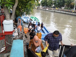 Wisata Sungai Kalimas Surabaya Resmi Dibuka, Wali Kota Eri: Wes Isok Ditumpaki