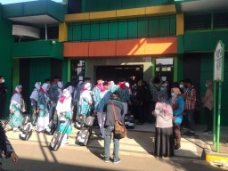 446 Calon Jemaah Haji Asal Tuban Tiba di Asrama Haji Surabaya