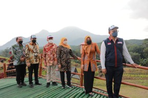 Pemprov Jatim MoU dengan PKN STAN untuk Pendampingan Badan Usaha Milik Desa