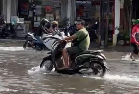 Surabaya Kembali 'Dikepung' Banjir