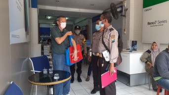 Pria Lansia Pengemudi Mobil Mundur Tabrak Warung di Surabaya Mengaku Mengantuk