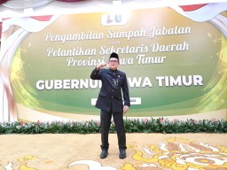 Adhy Karyono Dilantik Jadi Sekdaprov Jatim Definitif