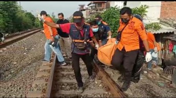 Hendak Beli Sarapan, Kakek di Surabaya Tewas Tersambar Kereta Api