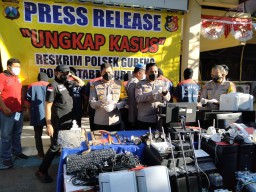 Kuras Barang-barang Kantor, Enam Orang Komplotan Pembobol di Surabaya Diringkus