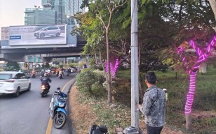Mayat Bertelanjang Dada Ditemukan di Bundaran Waru Surabaya