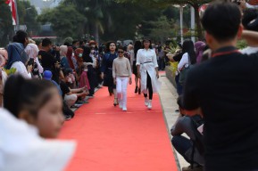 Model Disabilitas Turut Ramaikan Gelaran Fashion Show 'Mejeng Nang Suroboyo'
