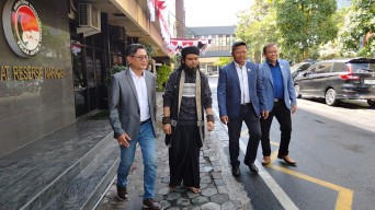 Babak Baru Gus Samsudin Vs Pesulap Merah, Polda Jatim Periksa Pelapor