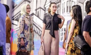 Wadahi Penggiat Fashion, Wali Kota Eri Gelar Fashion Show di Alun-Alun Surabaya