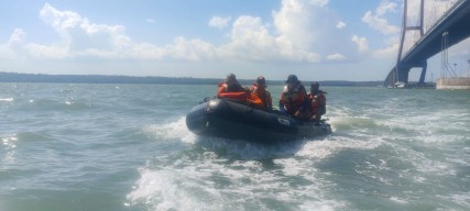 Seharian Terombang-ambing di Laut, Nelayan Surabaya Ditemukan Selamat di Madura