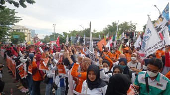 Aksi Buruh Jatim Tolak Kenaikan BBM Berdamai dengan Pemprov, Ini Kesepakatannya