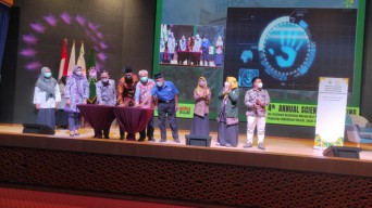 Unusa Gelar Annual Scientific Meeting dan Launching Pesantren Bersahaja