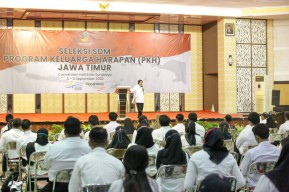 Hadiri Seleksi Perekrutan SDM PKH di Surabaya, Mensos Risma Motivasi Pelamar