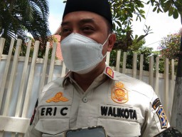 Wali Kota Eri Minta Maaf ke Bupati Sidoarjo Soal Insiden Bonek Ngamuk di Stadion
