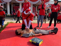 IKA Unair Ajari Pertolongan Pertama untuk Orang yang Henti Jantung