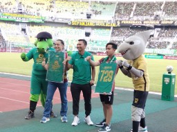 Ini Alasan Penolakan Mundurnya Azrul Ananda dari CEO Persebaya