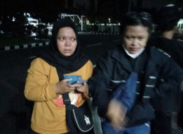 Jurnalis selalu.id Terkena Gas Air Mata saat Liput Bonek Luruk Kantor Persebaya