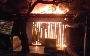 Warung Pecel di Surabaya Terbakar, 10 Unit PMK Dikerahkan