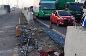 Kecelakaan Bus Pariwisata di Tol Kejapanan, Tiga Orang Tewas