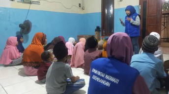 Pengurus Rumah Pintar Matahari Istiqomah Bina Anak Kampung 1001 Malam Surabaya