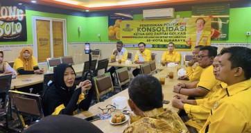 Membersamai Masyarakat, Golkar Surabaya Perjuangkan Nasib Petugas Sampah Kampung