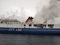 Bawa 236 Penumpang, Kapal Mutiara Timur Terbakar di Perairan Bali